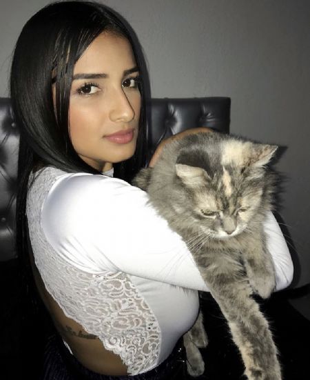 Angie - ID: 170976 - 588093