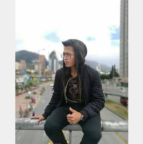 Hugo Santiago - ID: 180195 - 448372