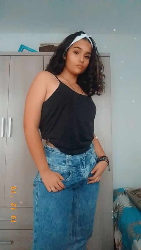 Manuela - ID: 194181