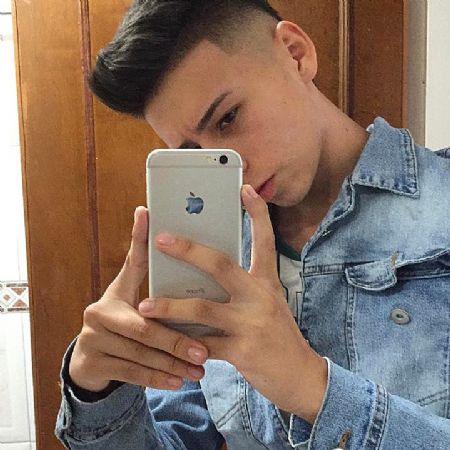 Axel Santiago - ID: 296984 - 587772