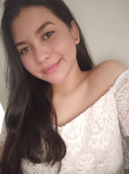 Juliana - ID: 300071