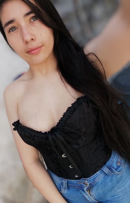 Tatiana - ID: 302658