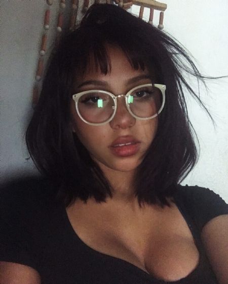 Amelie - ID: 354795