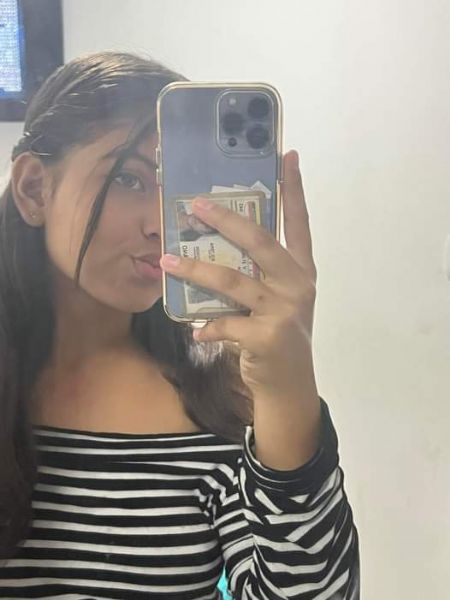 Daniela - ID: 359565