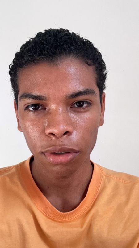 Iván - ID: 567647 - 809598