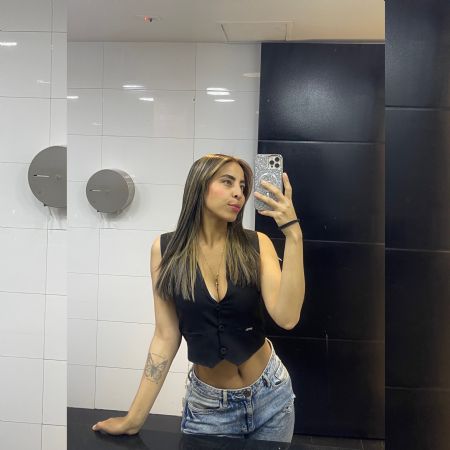 Angie - ID: 598095